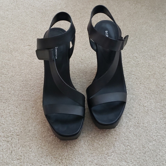 BCBG Shoes - BCBG wedge sandal size 9